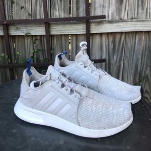 Women’s 8 grey adidas shoe!